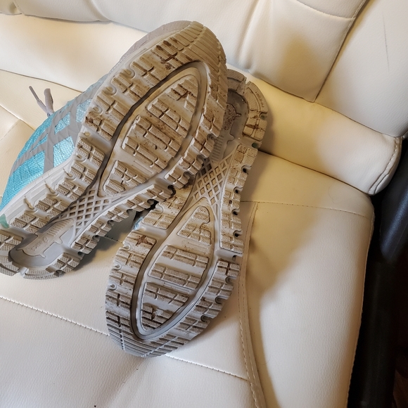 Like new ASICS - Picture 6 of 6